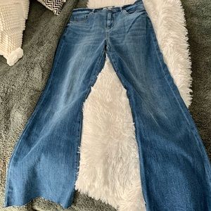 Women’s Loft high waist sandal flare  jeans